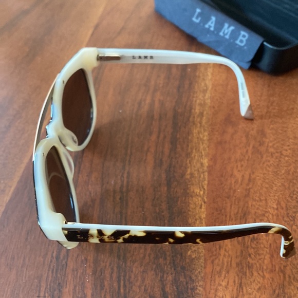 Gwen Stefani’s new collection of eyeware L. A. M. B. - Picture 3 of 5